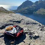 Sjohaug Rorbu, Fishcermanns Holiday home *